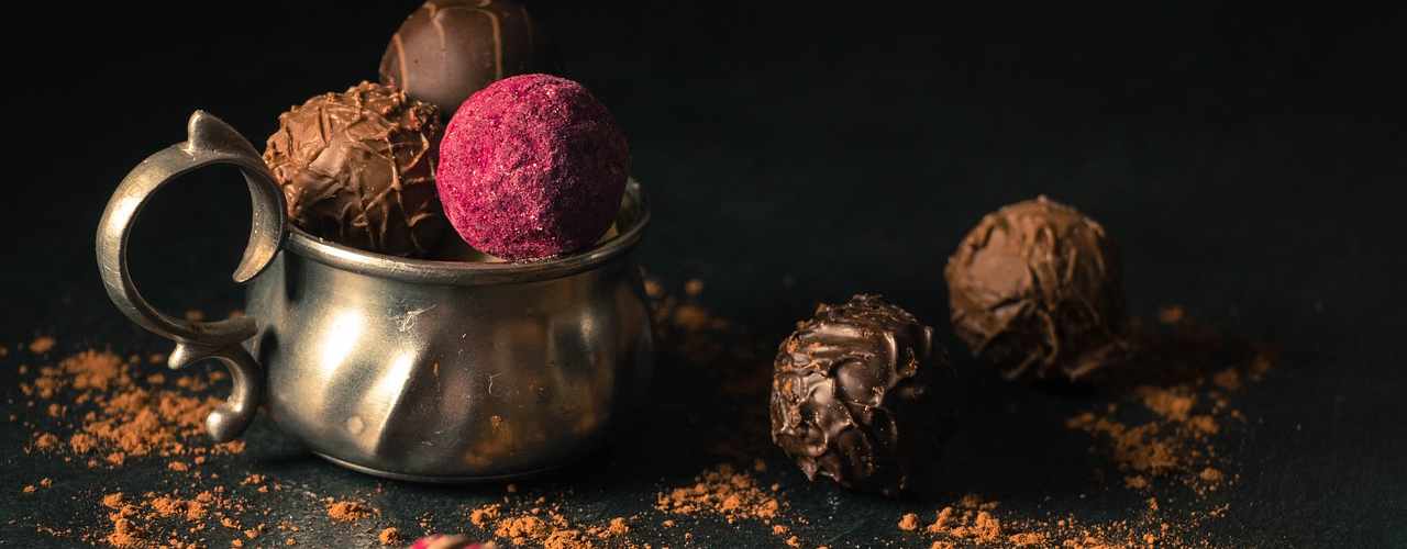 W dawnych cukierniach i kawiarniach warszawskich