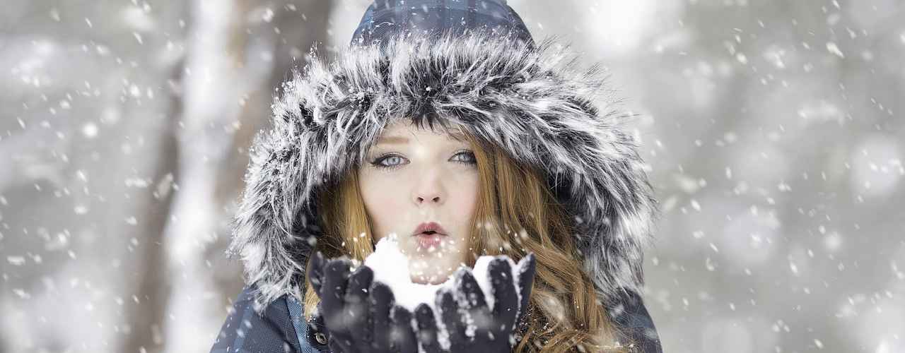 Spacery w śnieżnym krajobrazie zwiększają zadowolenie z własnego ciała